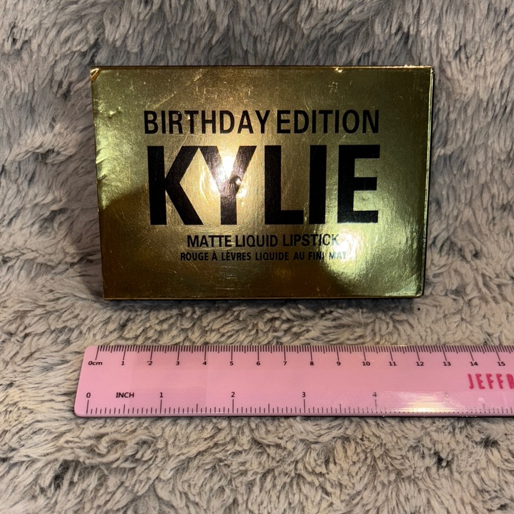 Kylie Cosmetics Birthday Edition Matte Liquid Lipstick - Gold